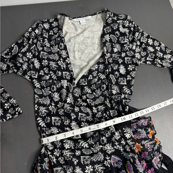 Diane von Furstenberg Irina Silk Dress Wrap Dark Floral Dainty V-Neck Printed - Picture 9 of 10